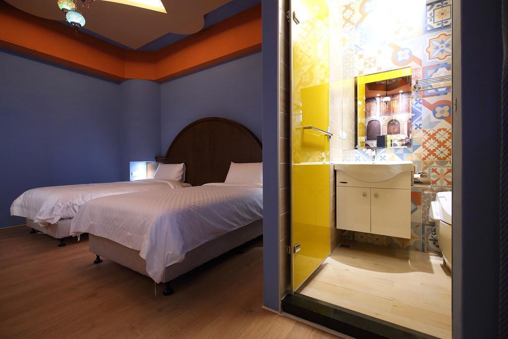 Buckingham Palace B&B Beipu Bagian luar foto