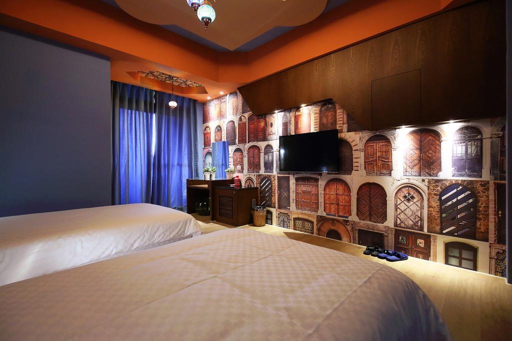 Buckingham Palace B&B Beipu Bagian luar foto