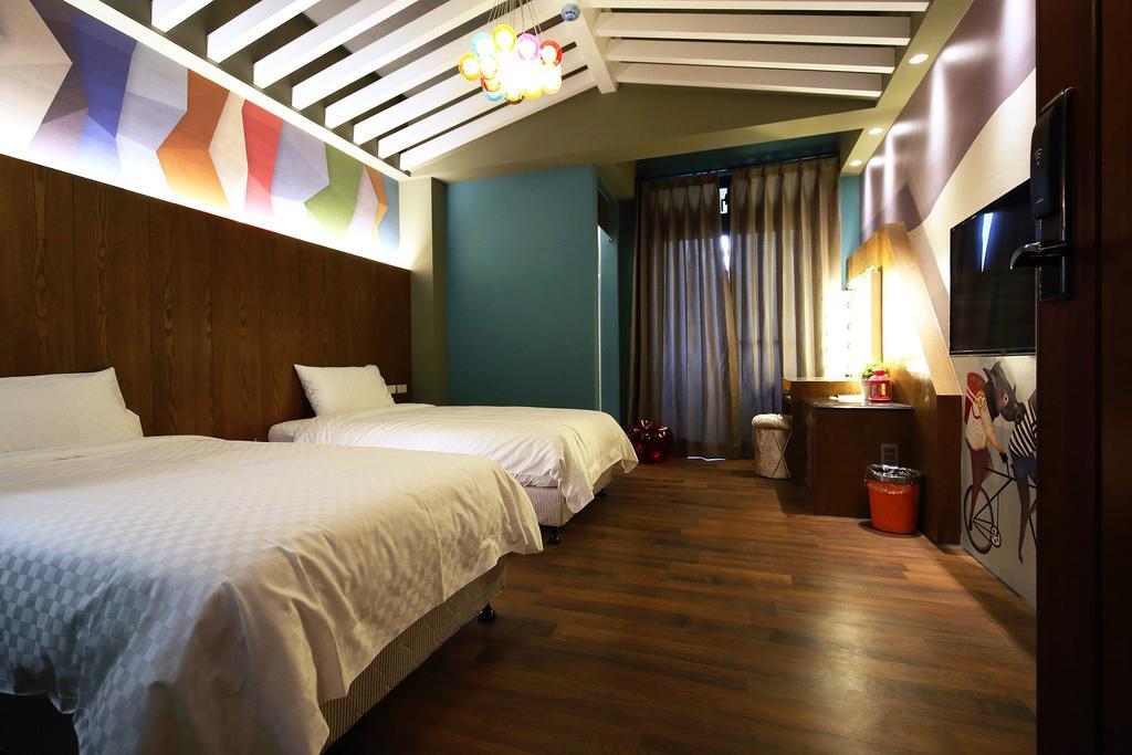 Buckingham Palace B&B Beipu Bagian luar foto