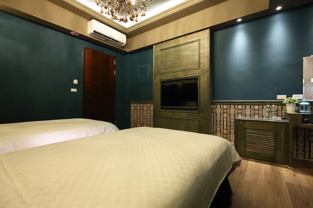 Buckingham Palace B&B Beipu Bagian luar foto