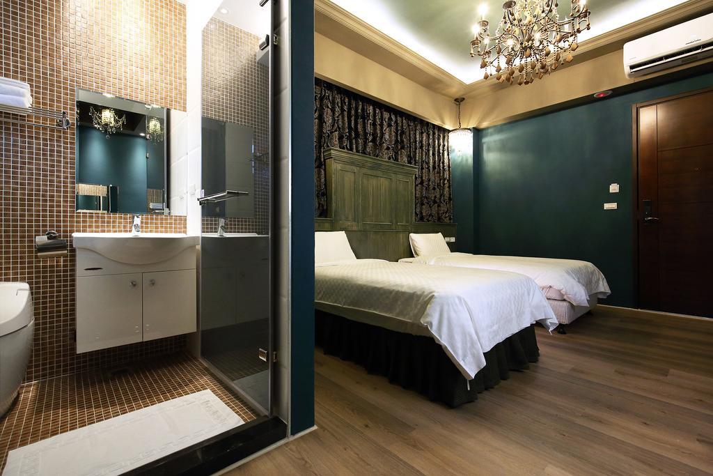Buckingham Palace B&B Beipu Bagian luar foto