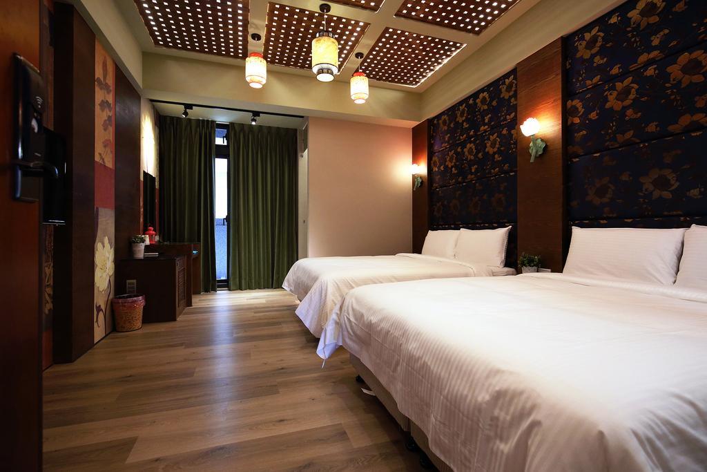 Buckingham Palace B&B Beipu Bagian luar foto