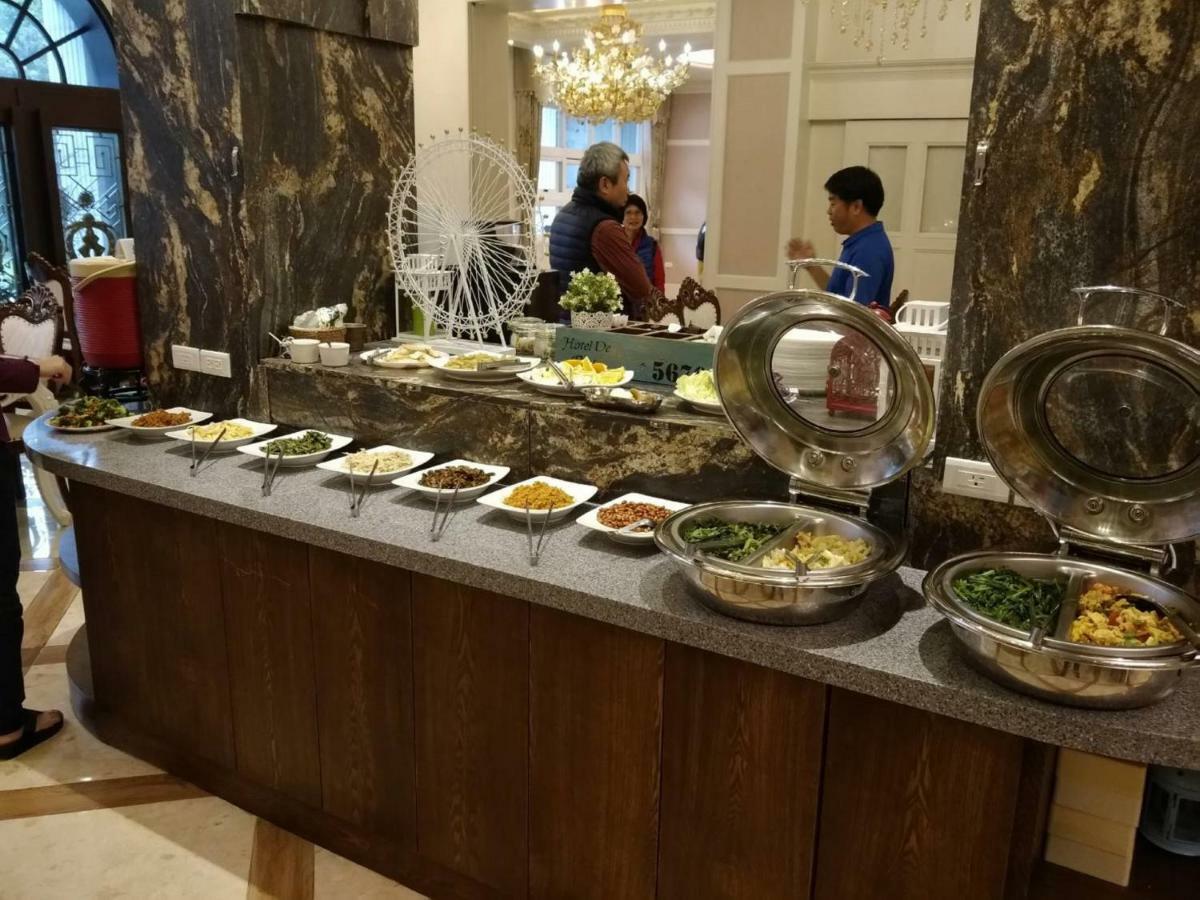 Buckingham Palace B&B Beipu Bagian luar foto