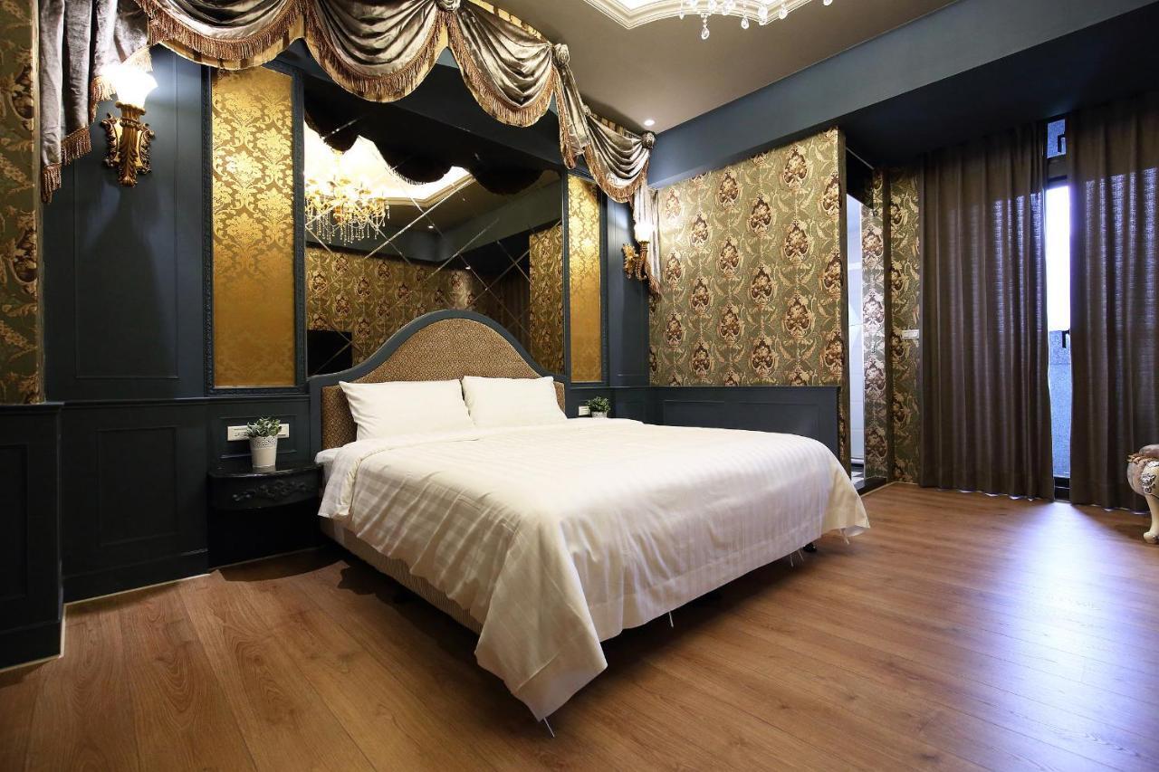 Buckingham Palace B&B Beipu Bagian luar foto